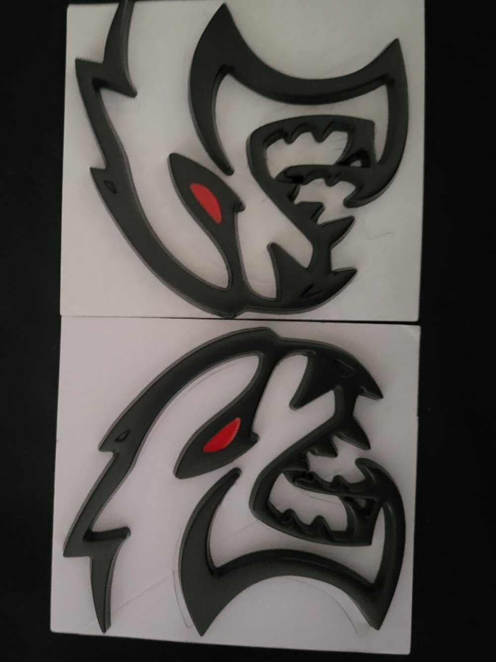 Emblem hellcat red eye